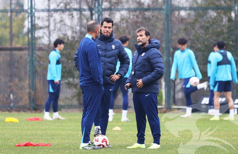 网上百家乐平台-三镇主帅打造三叉戟！两大神锋共480万欧，小将破门 2-2平海港B队