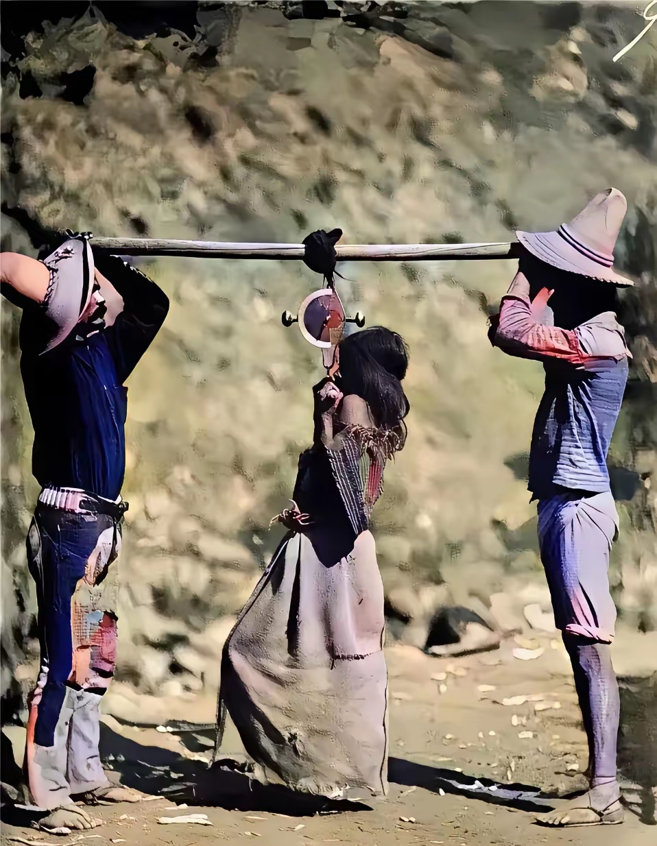 网上百家乐平台-故事，1890年，一名印第安女奴正如同牲畜般被进行称重出售