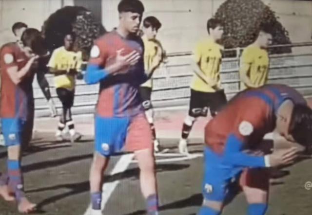 网上百家乐登录入口-球还没踢多好 派头却不小 巴萨青年队挨批！