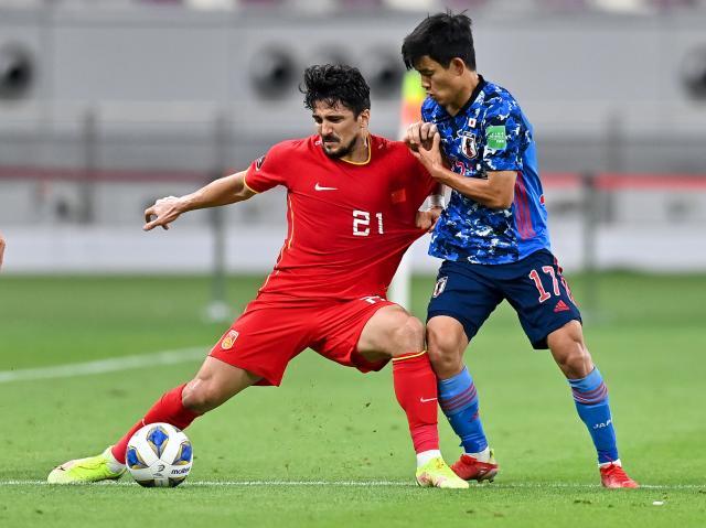 洛国富：穿上国足球衣不缺动力 我登场有两套战术